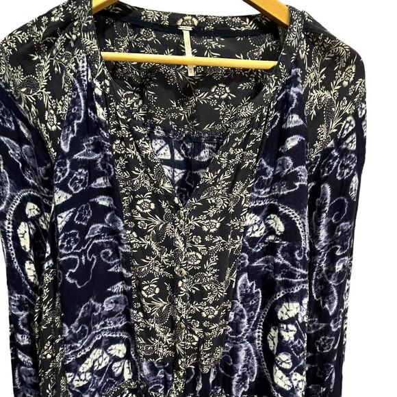 Free People Floral Tunic Blouse Blue V-Neck Button Front Hi-Low Hem Boho Small - Picture 4 of 7